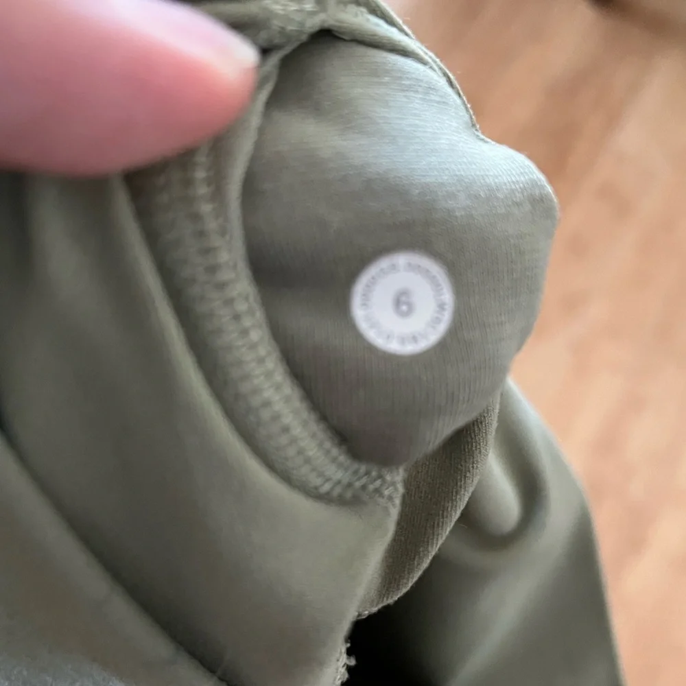 Lululemon Align 25”, Size: 6; Color: Light Green - Picture 3 of 3